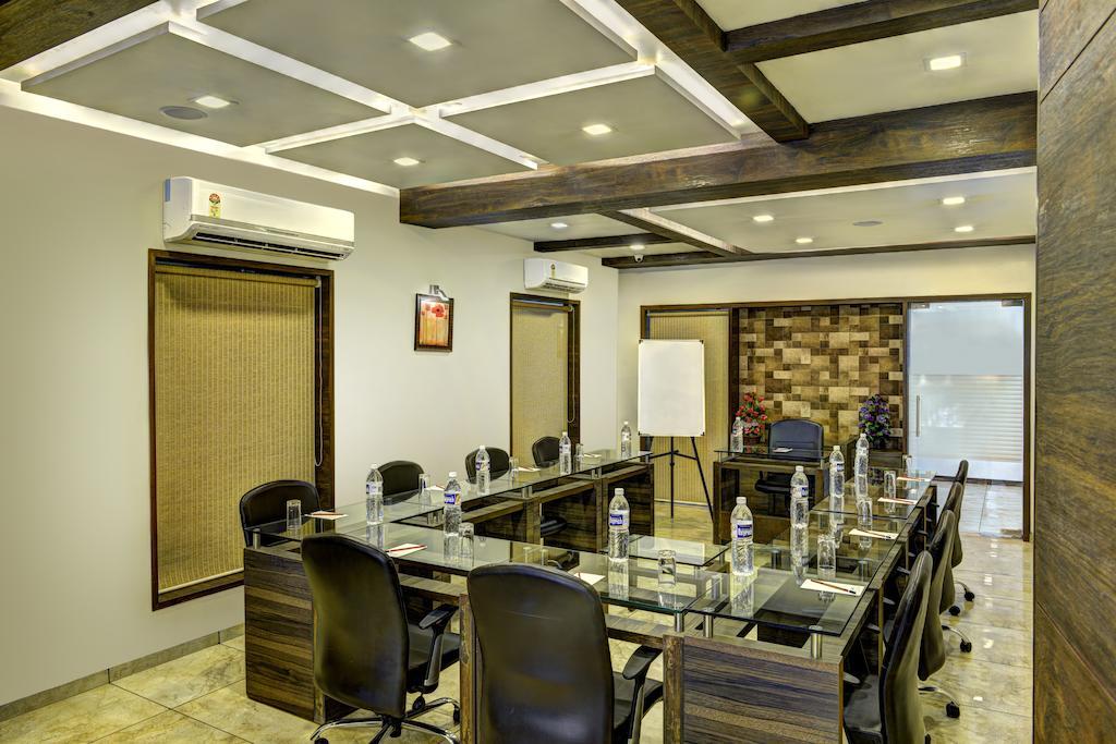 Hotel Aaram Orchard Ahmedabad Exterior foto