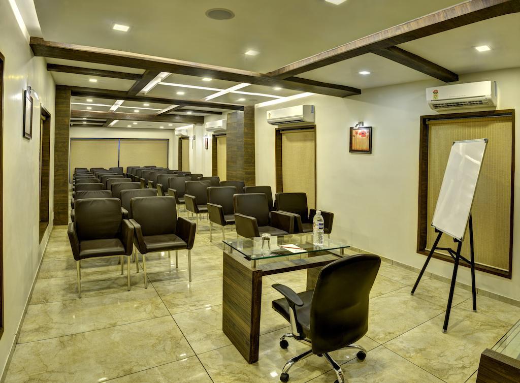 Hotel Aaram Orchard Ahmedabad Exterior foto