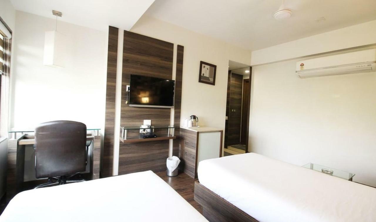 Hotel Aaram Orchard Ahmedabad Exterior foto